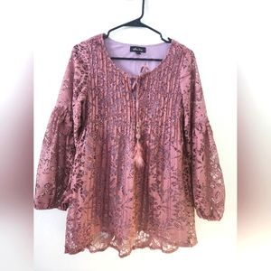 Lacey Long Sleeve Blouse, Very Confortable. Size S/P